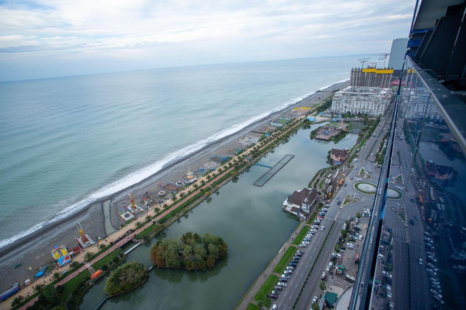 View From Above Orbi City Apartment Batumi Bagian luar foto